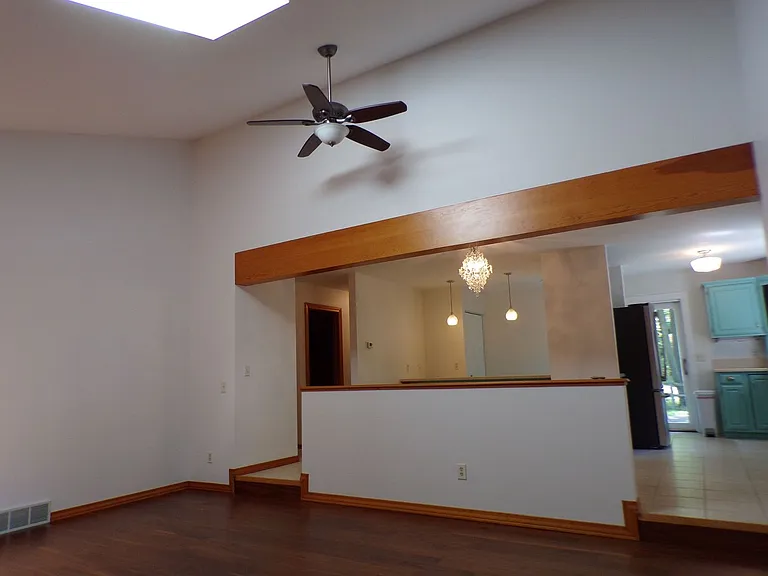 4015 Holiday North Ct — Photo 8