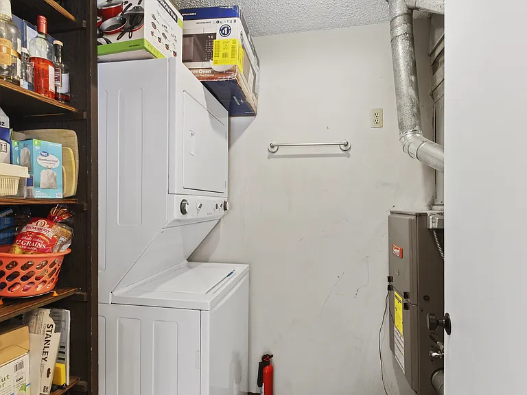 2304 Melrose Dr — Photo 18