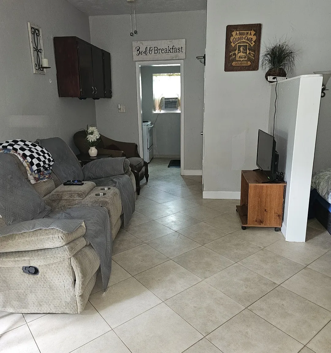 Studio, 400 sqft, $1,250 — Photo 3