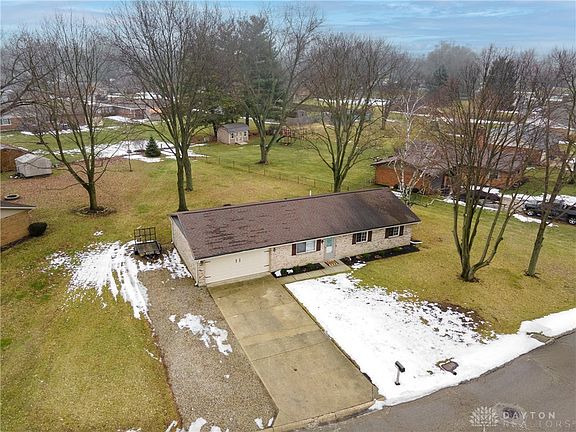3rd image of 3135 Honeysuckle Dr