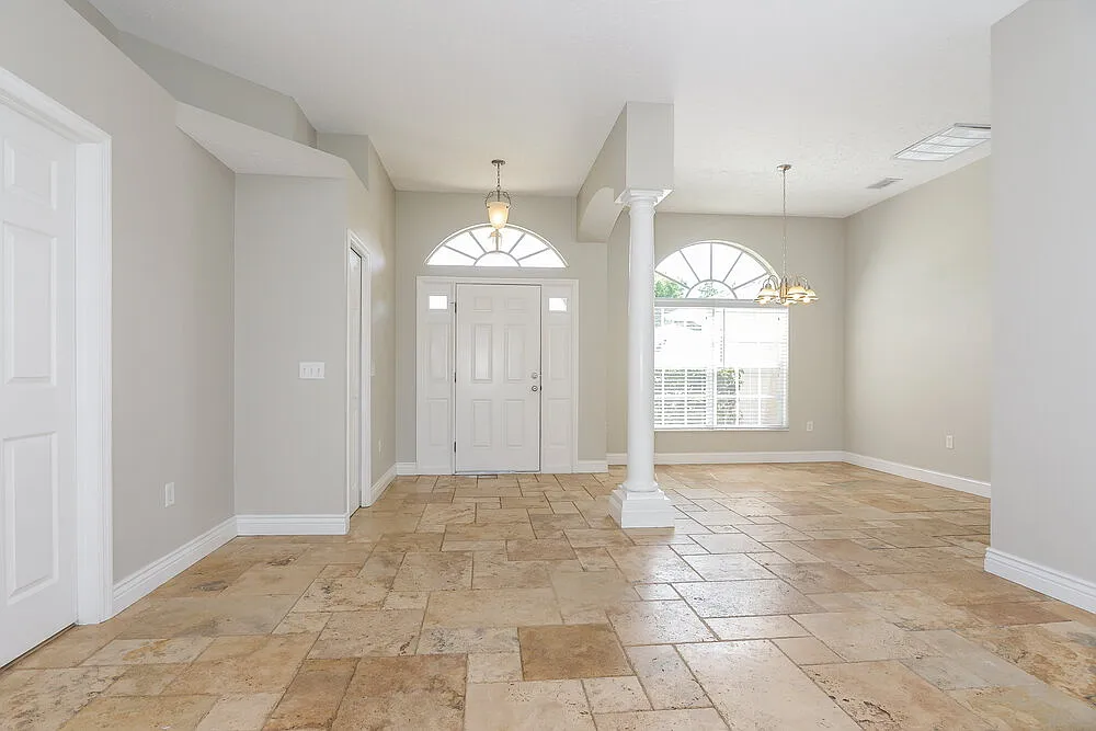 3 bed, 2.0 bath, 1780 sqft, $1,940 — Photo 2