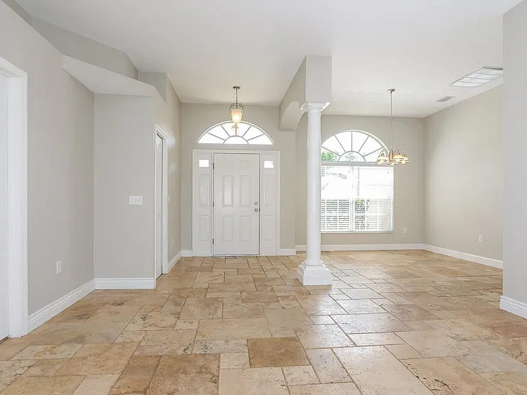 13240 Prince Cir — Photo 2