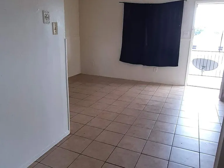 living room/kitchen