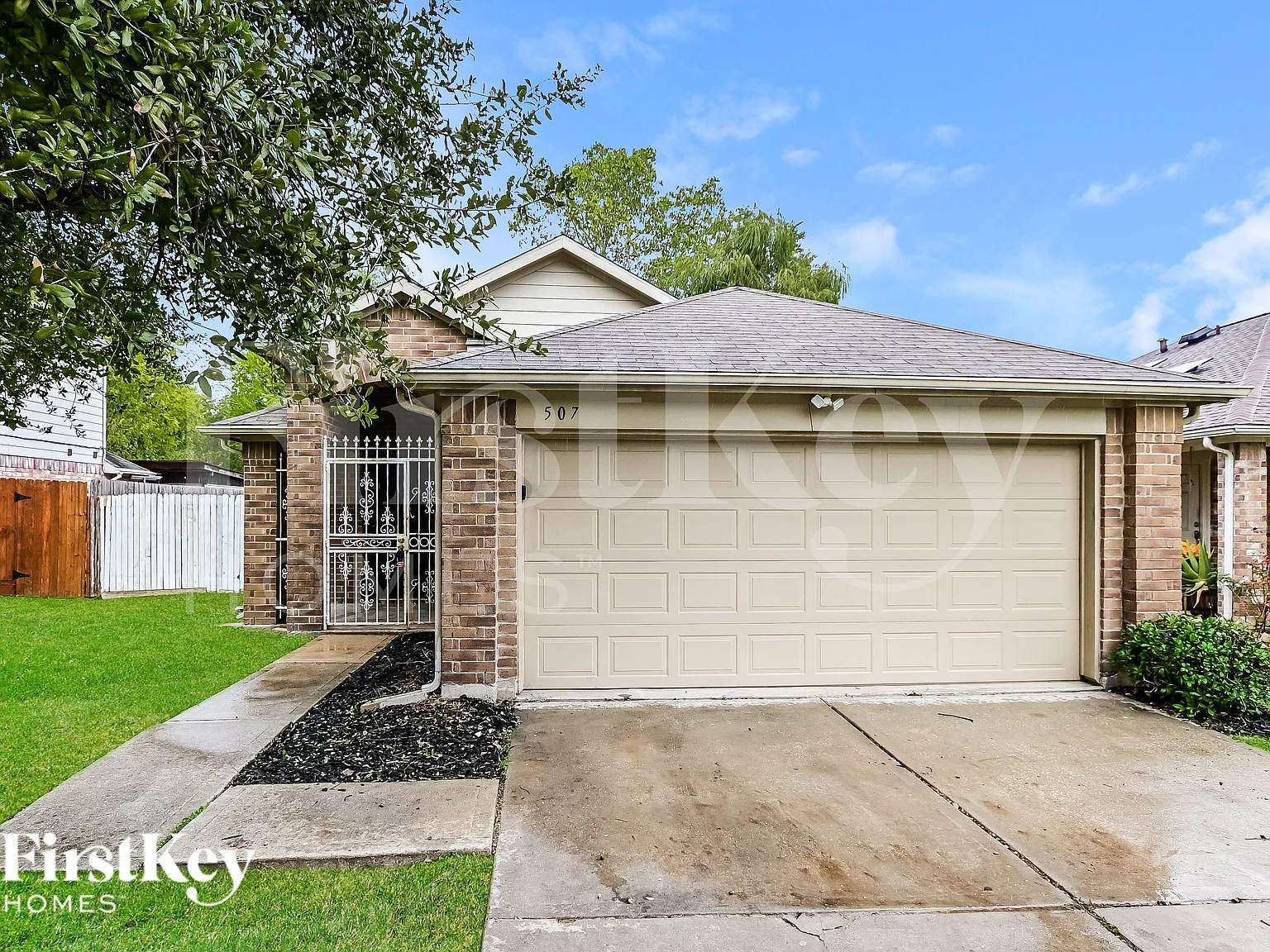 3 bed, 2.0 bath, 1282 sqft, $1,630 — Photo 1