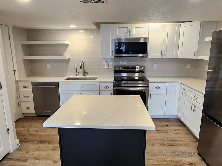 1552 S 210 W — Photo 6