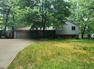 1025 Beachway Dr, White Lake, MI