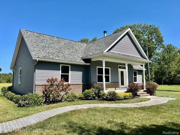 6162 Smiths Creek Rd, Kimball, MI 48074