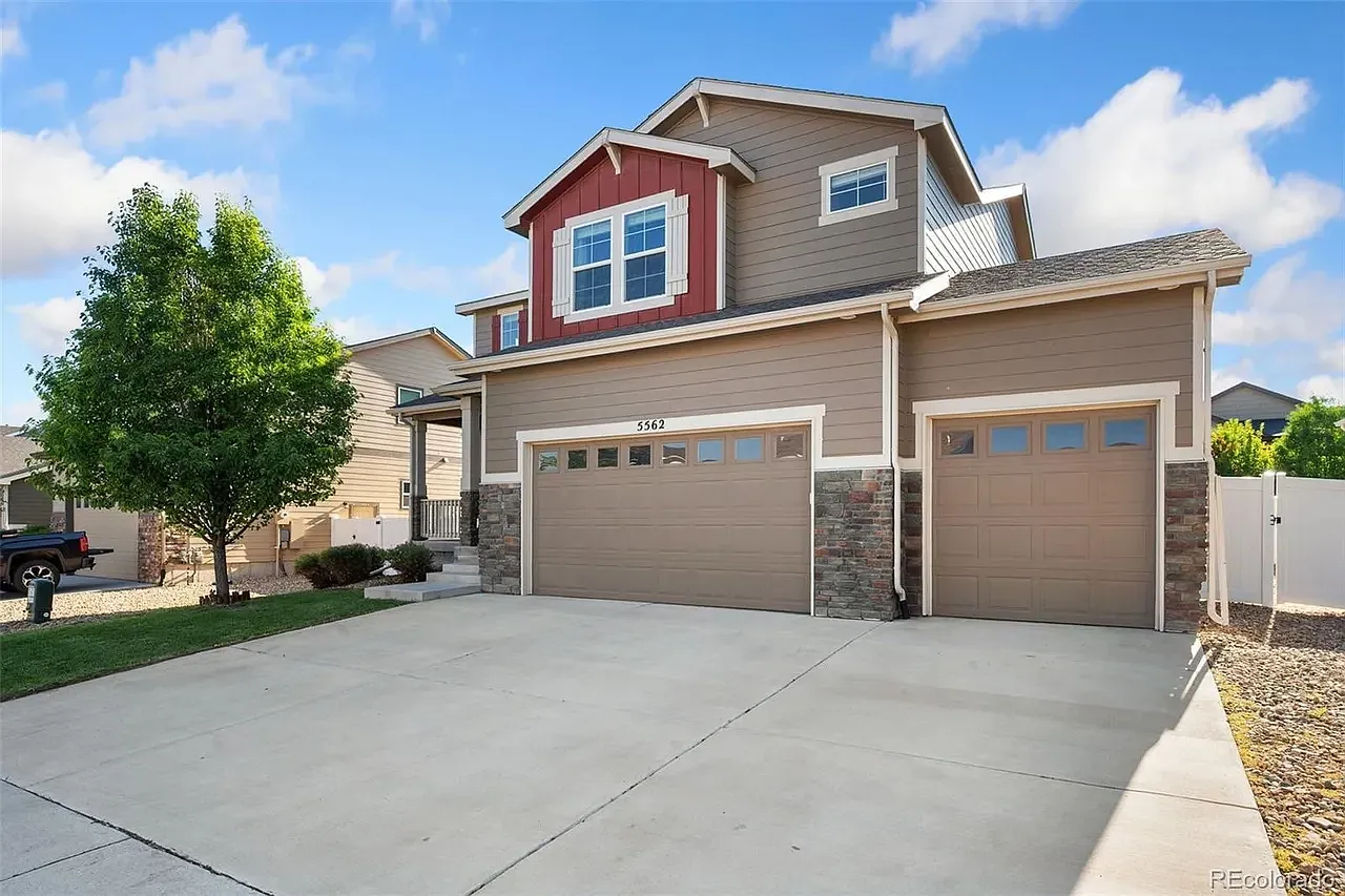 5 bed, 3.5 bath, 3326 sqft, $3,000 — Photo 1
