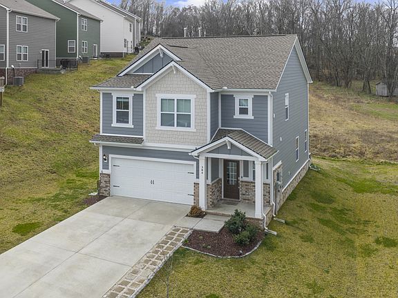 3rd image of 304 Razzle Dr