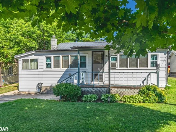 304 Old Mosley St, Wasaga Beach, ON L9Z 2H8