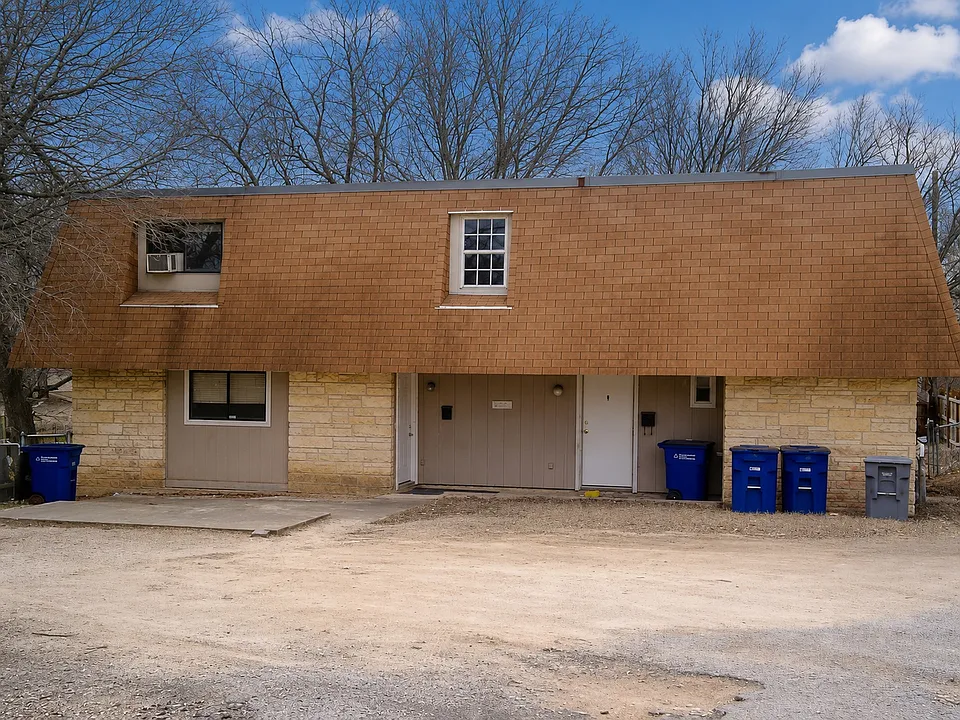 6257 Manor Rd #2