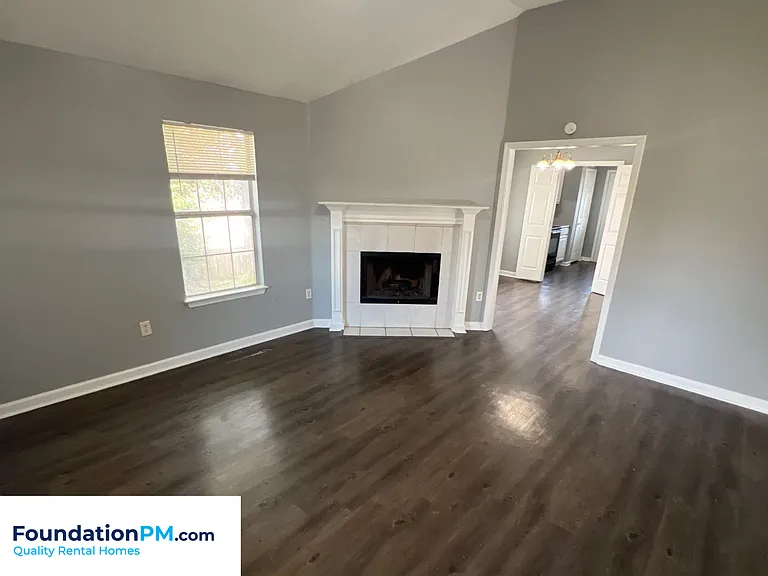 4529 Longtree Ave — Photo 7