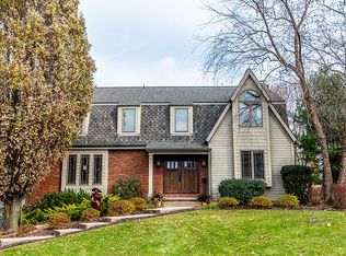2602 Barnes Dr, Coraopolis, PA 15108