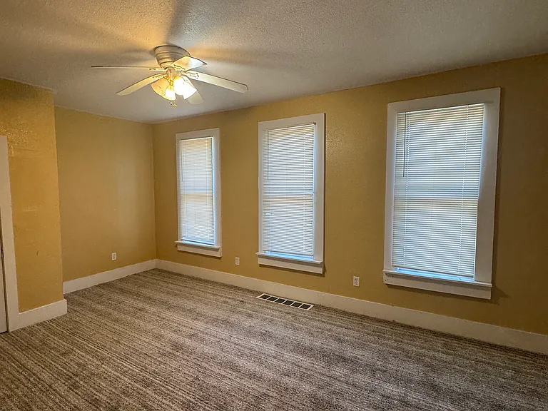 1617 Mulberry St — Photo 3