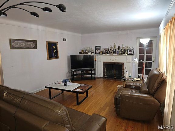 4th image of 7126 Forest Hill Dr