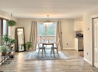 24 Petticoat Hill Rd #B, Williamsburg, MA 01096