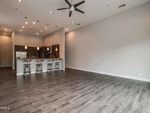 4th image of 920 E MITCHELL Drive #103