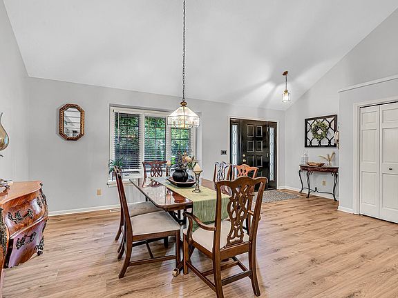 2nd image of 17103 Springwood Dr