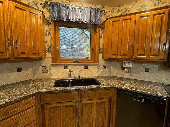 5th image of 3518 Whippoorwill Ln