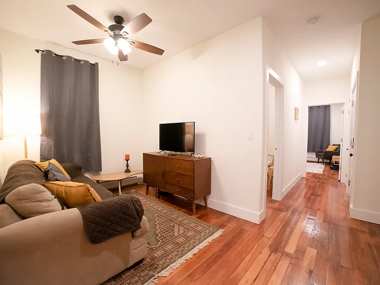 206 48th St #2B — Photo 8