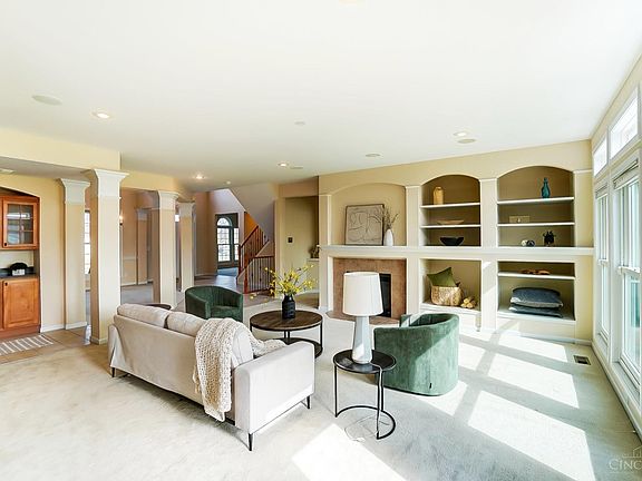 5th image of 8375 Oakdale Ct