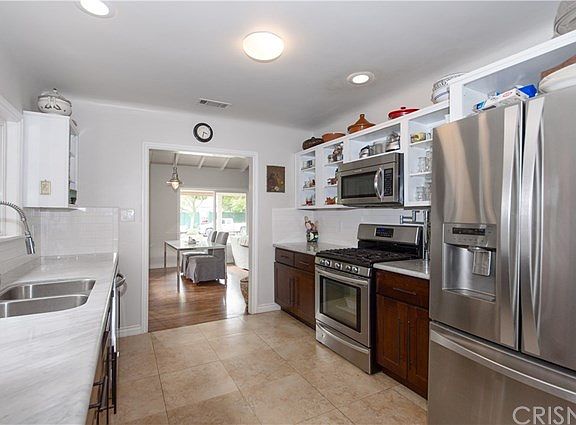 4th image of 5250 Irvine Ave