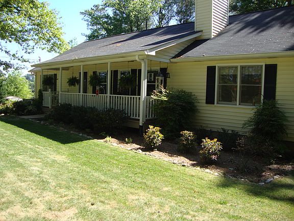 2nd image of 3200 S Cherokee Ln
