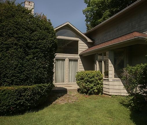 2nd image of 5 Hampden Ct