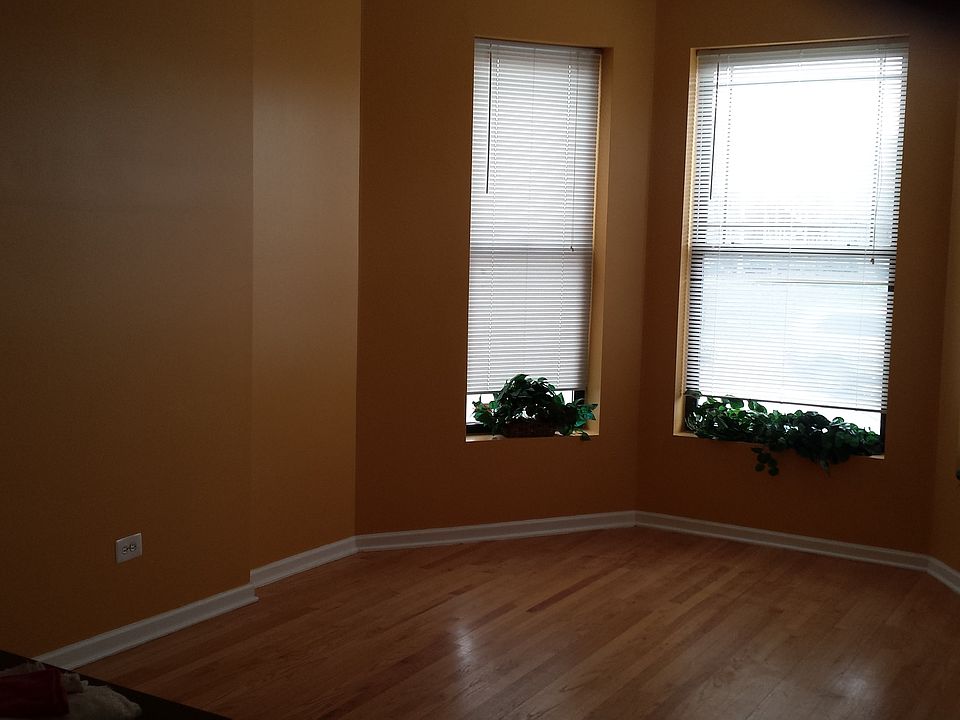2nd image of 4711 S Indiana Ave #1S
