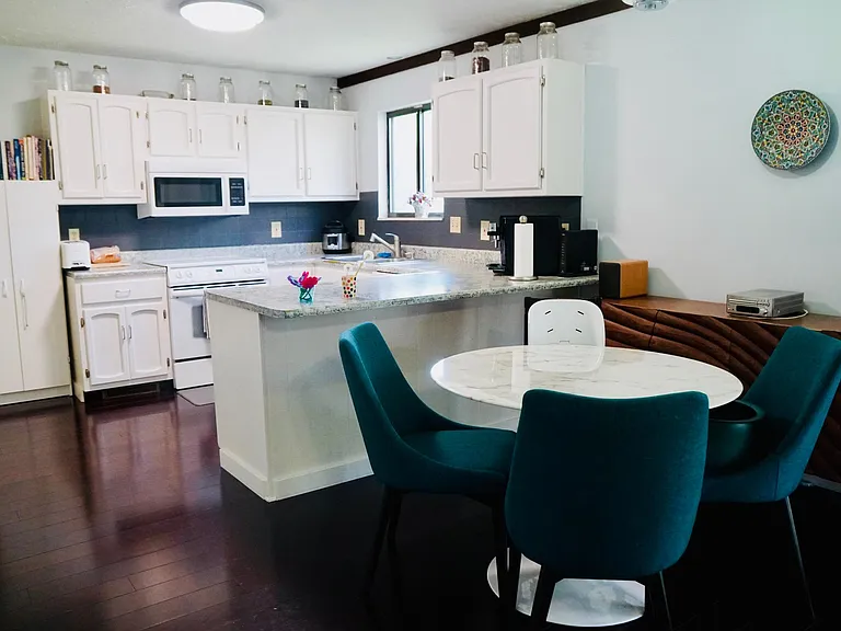 1303 Kingsridge Ct #D — Photo 10