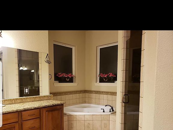 4th image of 2501 Cambridge Ave