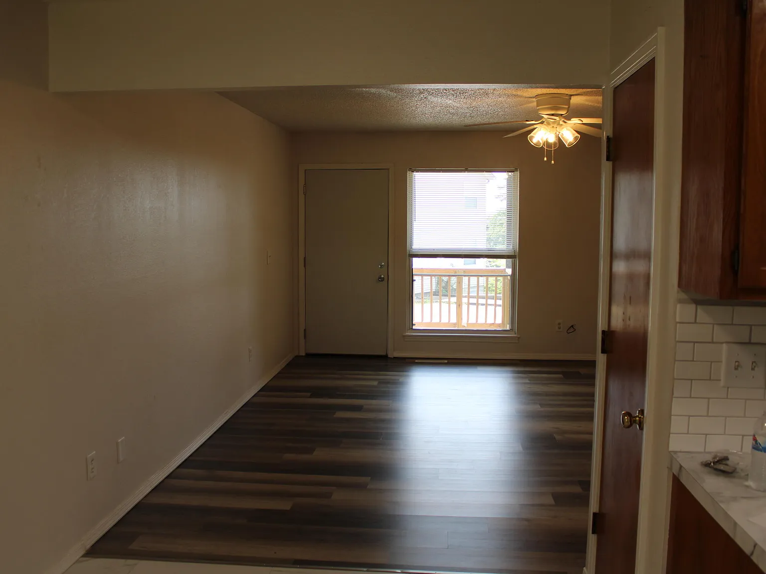 2 bed, 1.0 bath, 884 sqft, $950 — Photo 3