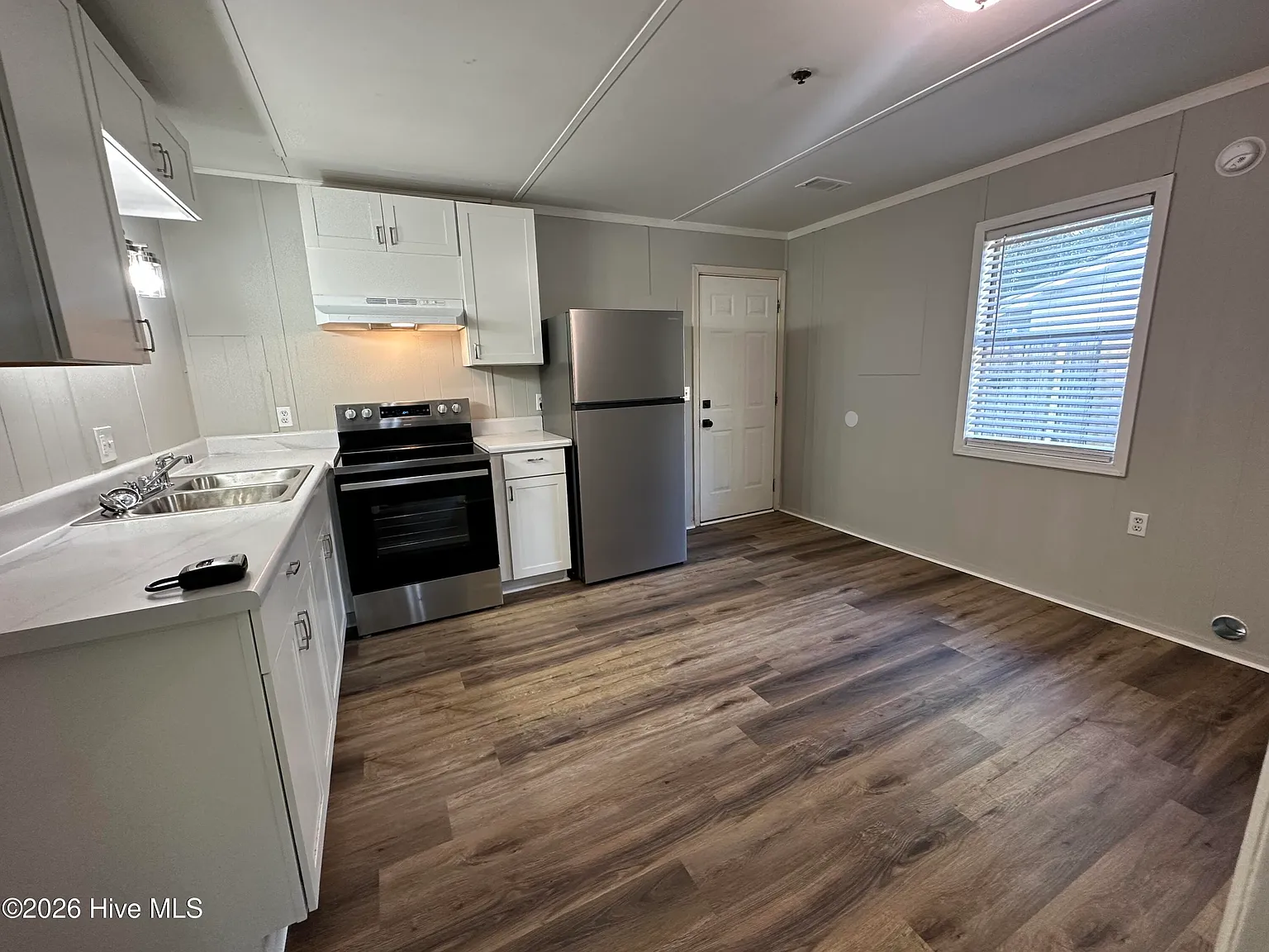 2 bed, 1.0 bath, $1,125 — Photo 3