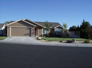 734 Shadow Ln, Fernley, NV 89408