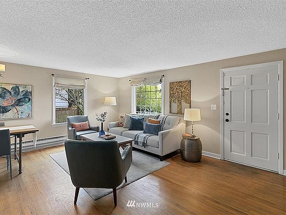 Living Room Facing SW.