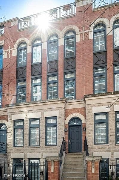 1st image of 349 W Superior St #2