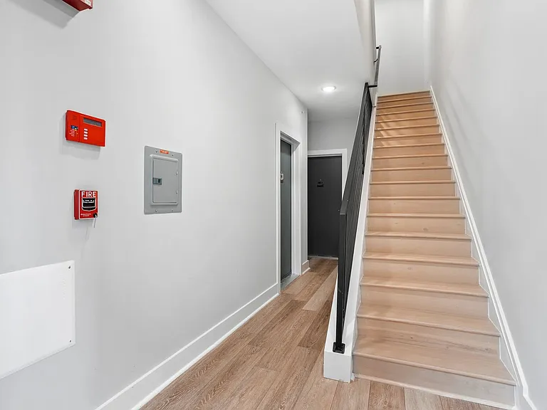 Fishtown Apartment — Photo 10