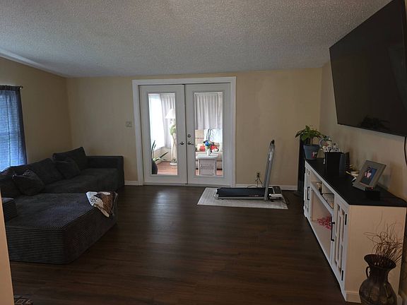 4th image of 5611 SW 56th Pl