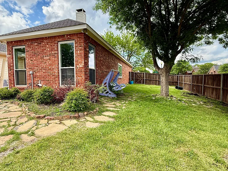 11821 Cotswold Dr — Photo 17