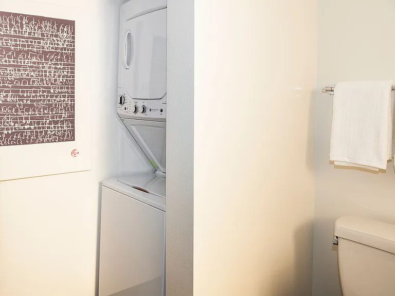 Welcome to Dexter Hayes! Modern convenience with exceptional views! — Photo 45