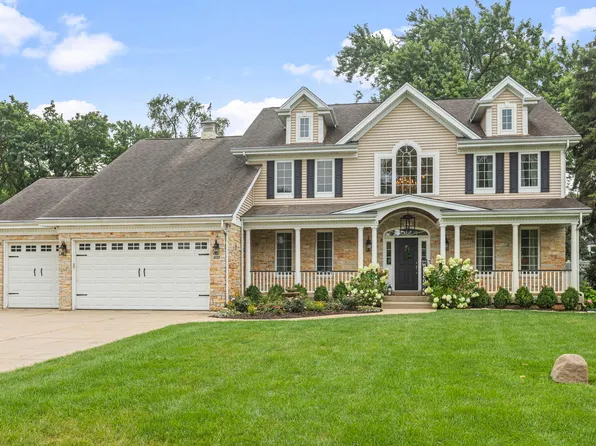 105 W Ridge Ave, Prospect Heights, IL 60070