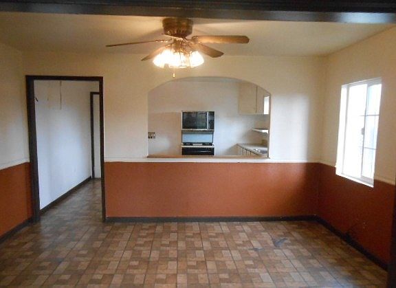 4th image of 2329 Mogan Ave