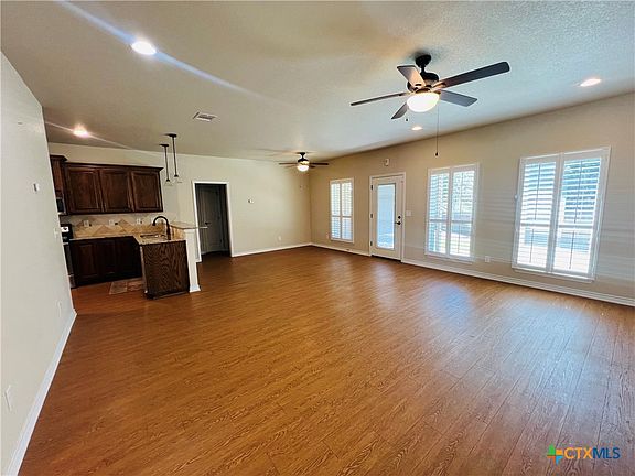 3rd image of 2214 Teton Ave