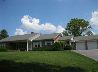 960 Yellow Hill Rd, Biglerville, PA 17307