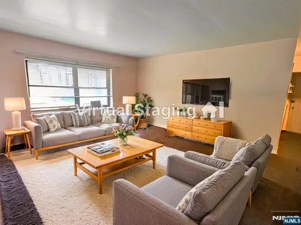 401 Park Pl APT 2G, Fort Lee, NJ 07024