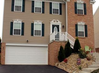 103 Oakwood Ln, Imperial, PA 15126