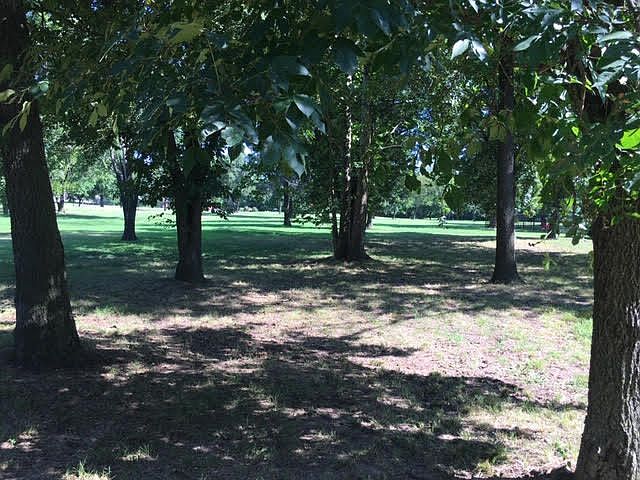 2nd image of 6016 Lake Breeze Rd