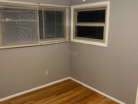3rd image of 32240 Parkwood St