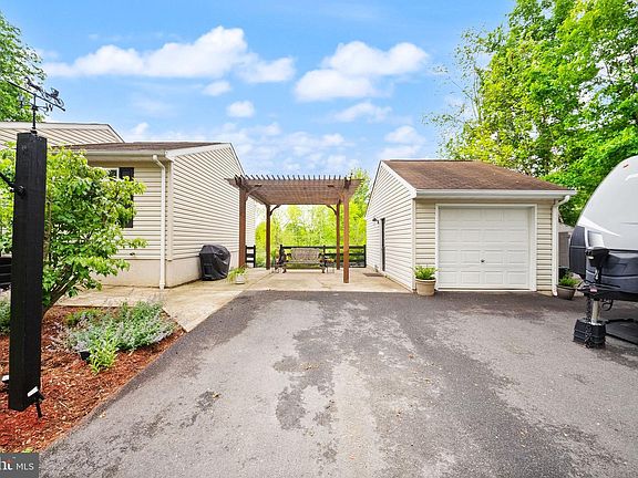 4th image of 24346 Oak Forest Dr