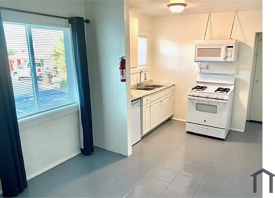 1 bed, 400 sqft, $1,665 — Photo 4